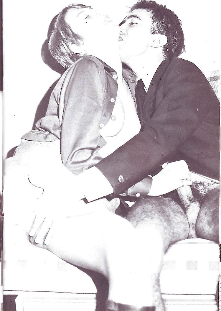 25P BLACK AND WHITE VINTAGE BEAUTIES 1