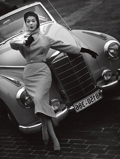25P BLACK AND WHITE VINTAGE BEAUTIES 1