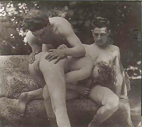25P BLACK AND WHITE VINTAGE BEAUTIES 1