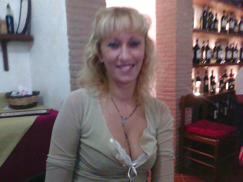 12P Italian girl: Assunta