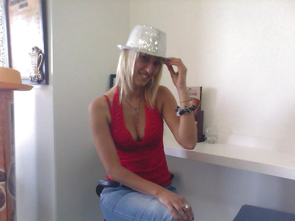 12P Italian girl: Assunta