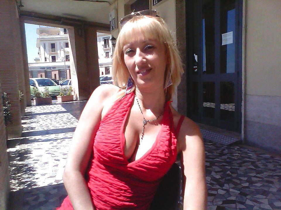 12P Italian girl: Assunta