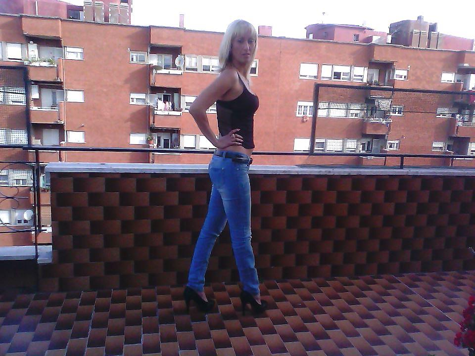 12P Italian girl: Assunta