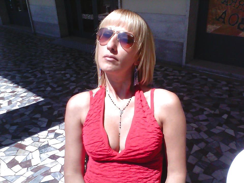 12P Italian girl: Assunta