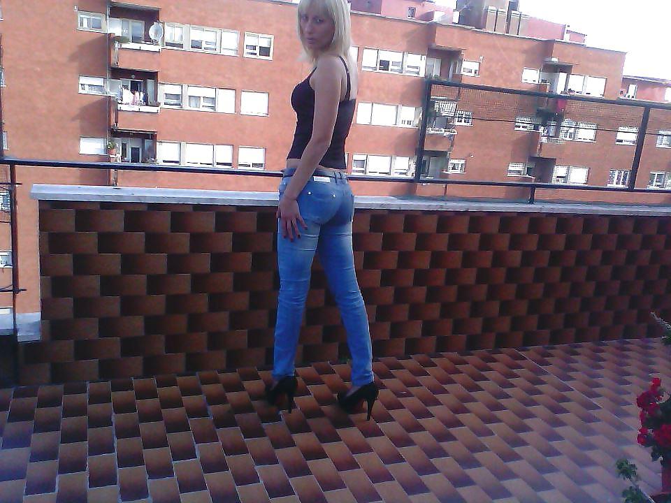 12P Italian girl: Assunta