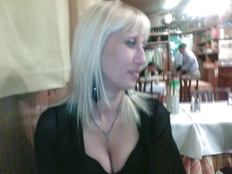 12P Italian girl: Assunta