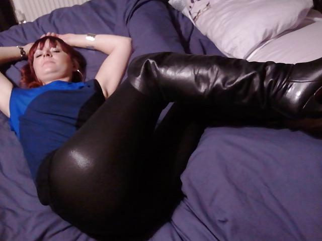 17P Mature Wife Posing For Hubby