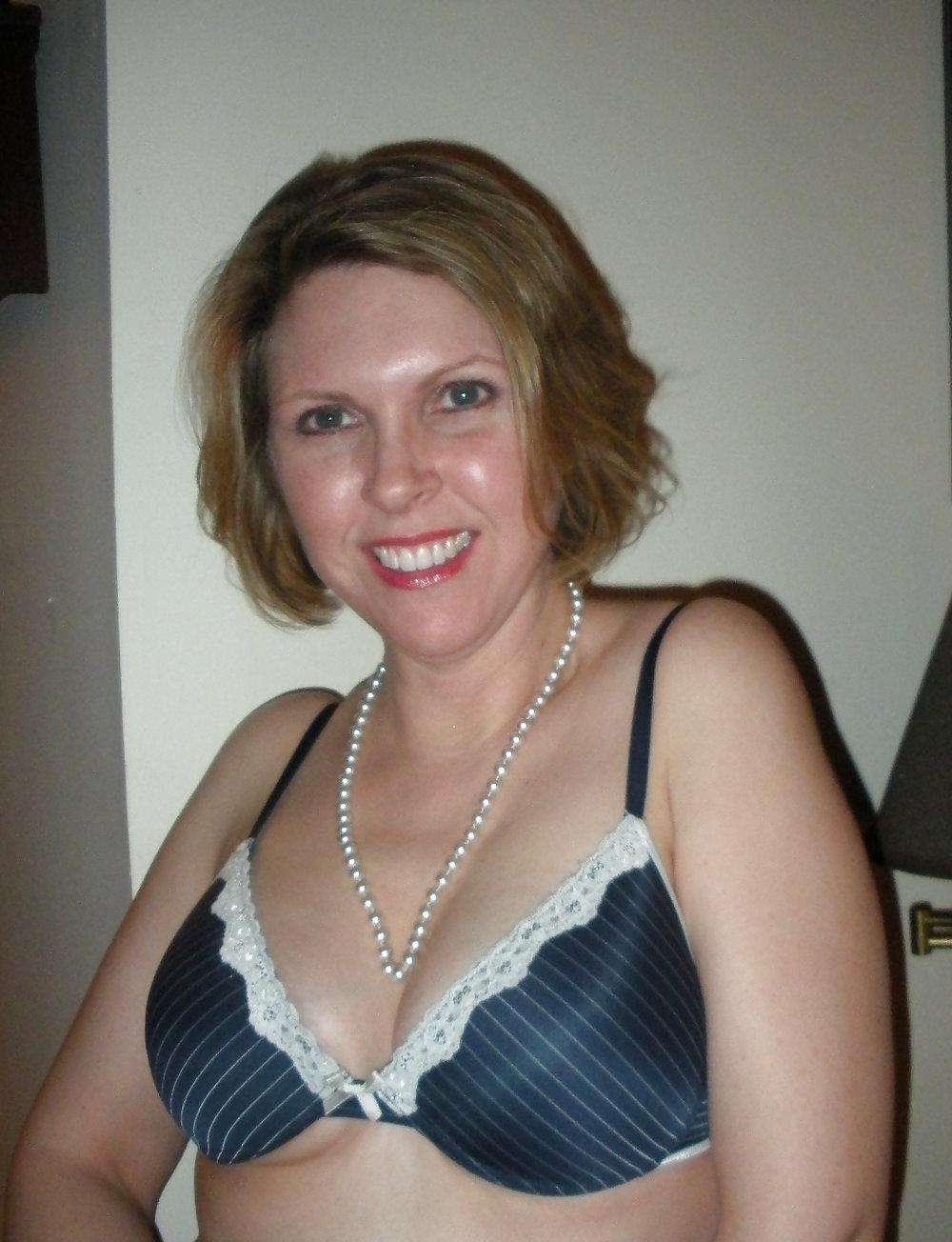 25P Exposed MILF