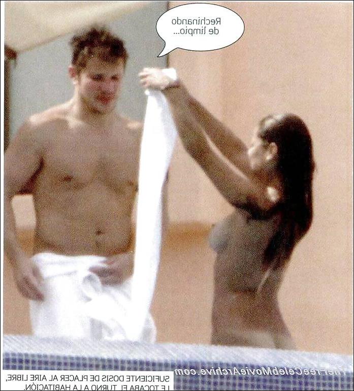 4P Nick Lachey & Vanessa Minnillo SunBathing
