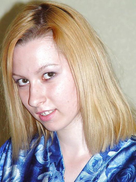 14P A blonde girl posing- how much u like her ?