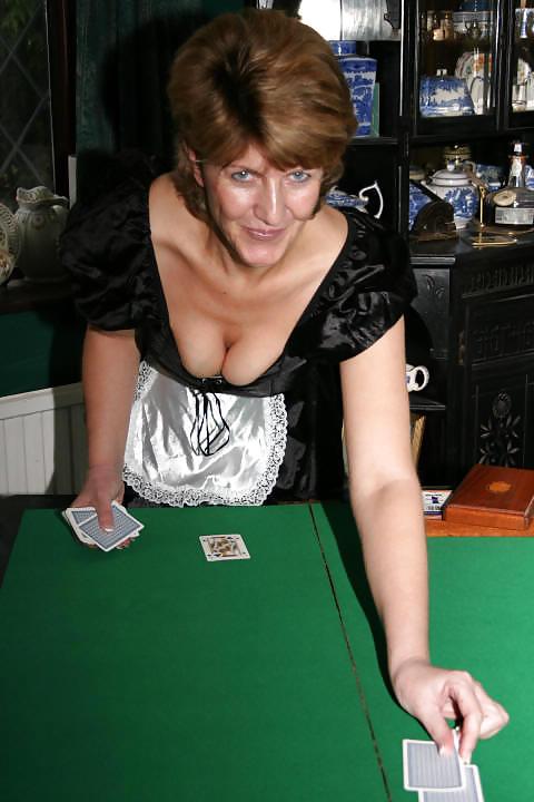 11P Sara strip poker