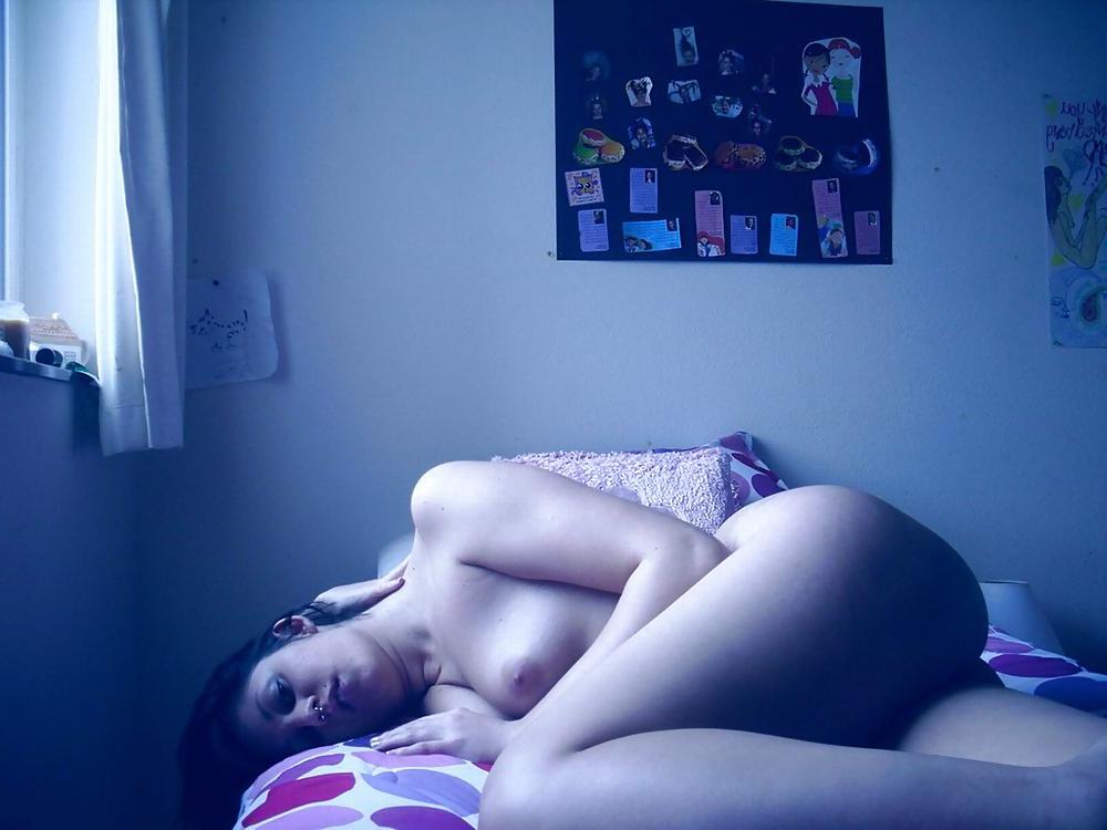 25P Nice and sweet Teen Posing