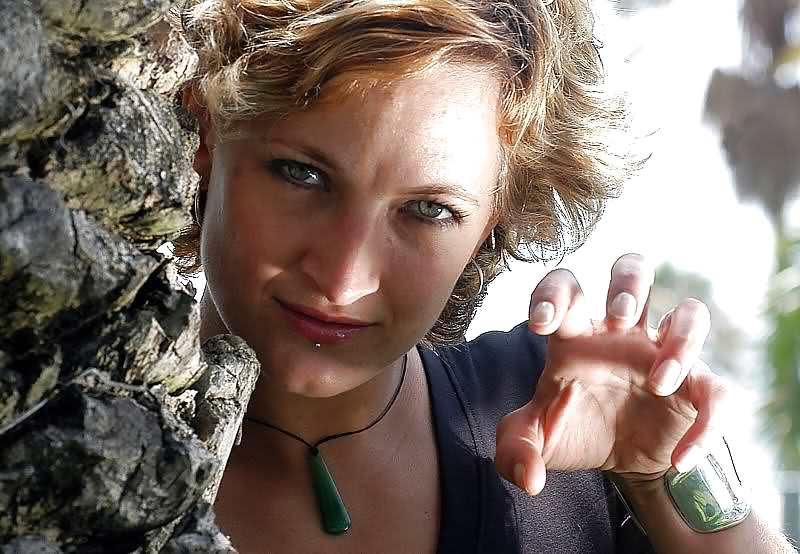 25P Zoe Bell 