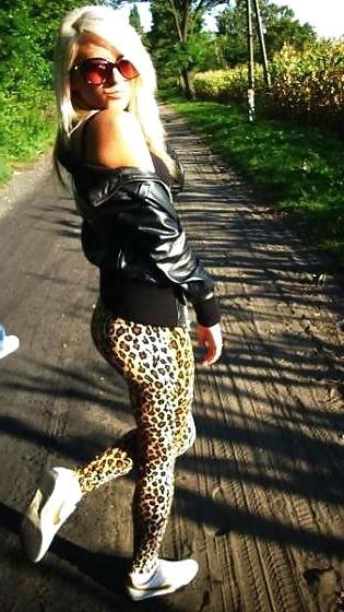 17P Hot Teens Partying And Posing 6