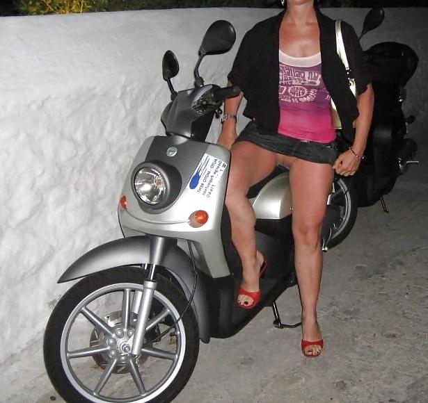23P Greek exhibitionist mom