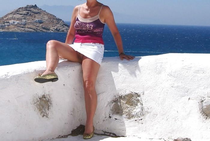 23P Greek exhibitionist mom