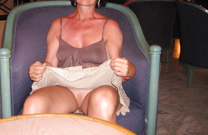 23P Greek exhibitionist mom