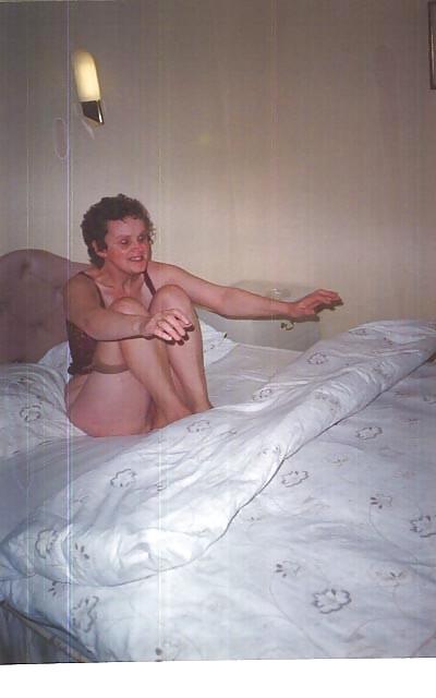 25P G I L F  Slut  3