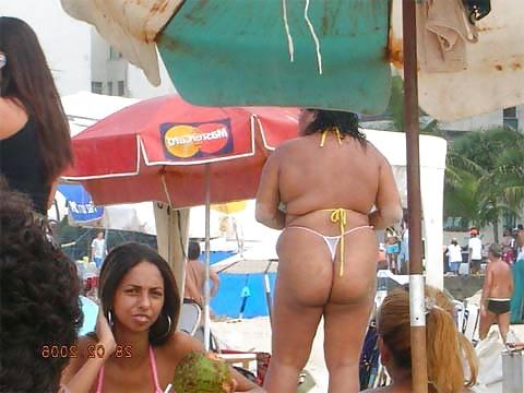 22P Exibicionista na praia