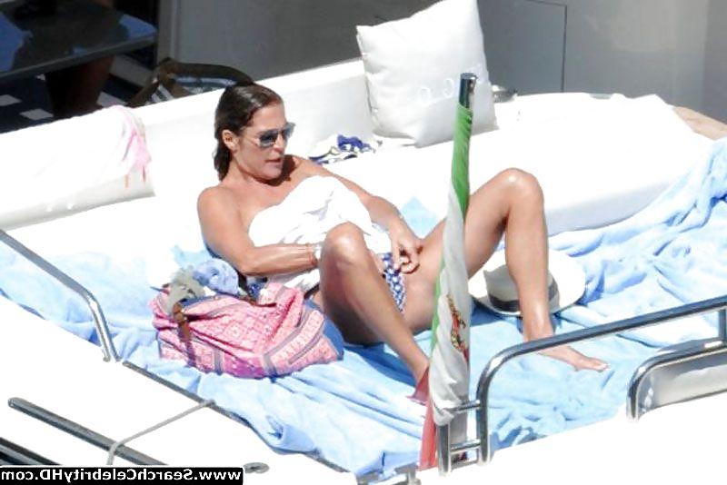 21P Fiona Swarovski Candid Topless Sunbathing Bikini Photos