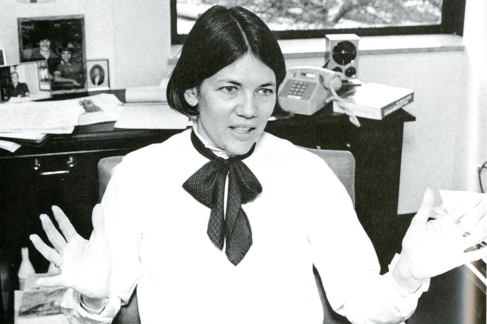 20P Elizabeth warren - ultimate power GILF