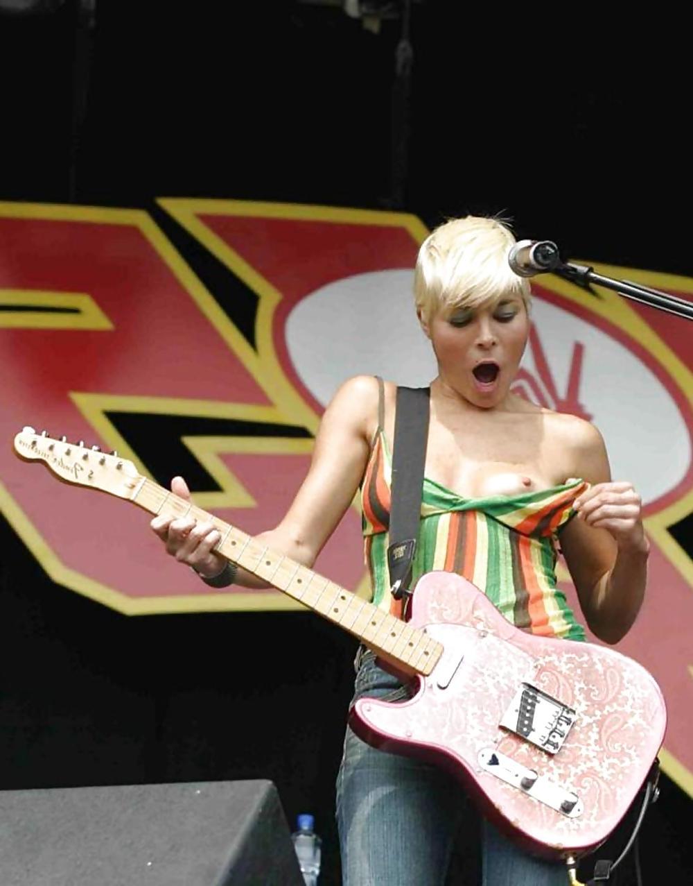 25P Celebs oops 20