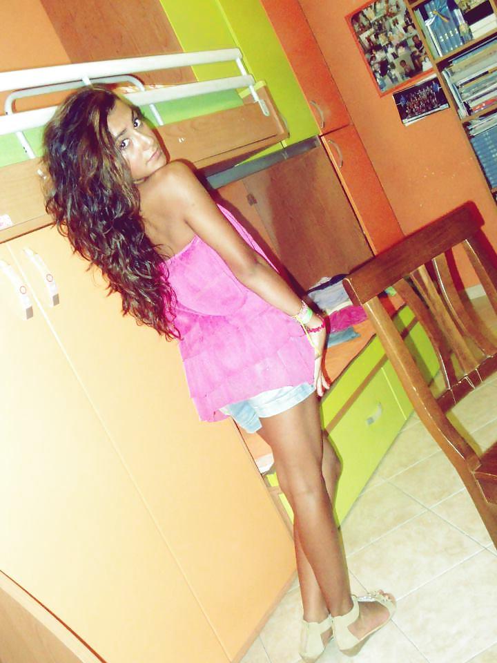 9P Italian girl: Marica