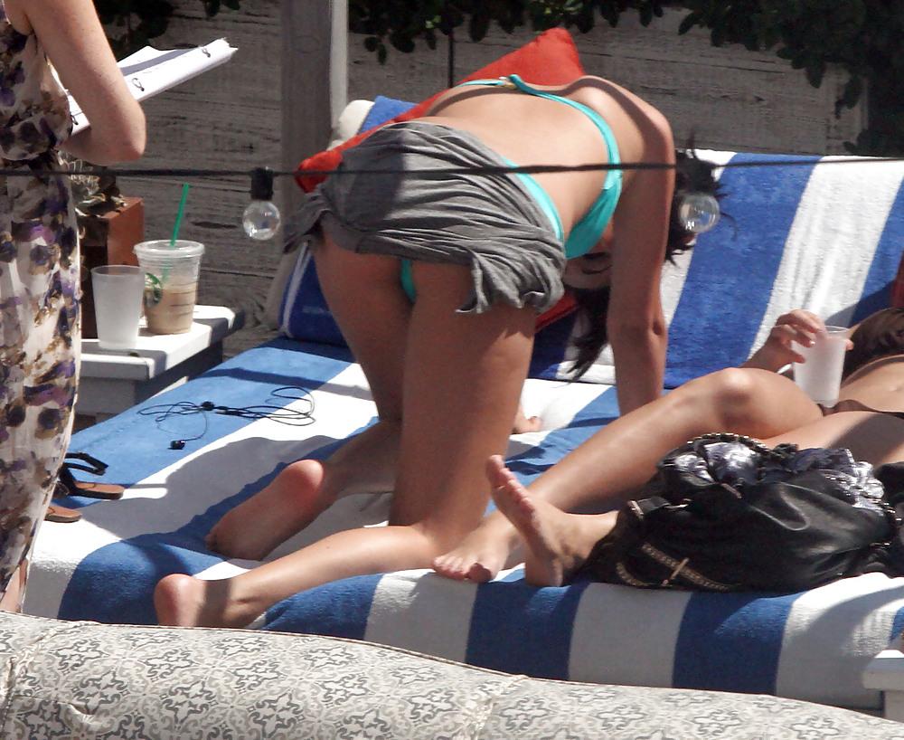 20P Selena Gomez Bikini At Pool In Miami Sep 17 2012 