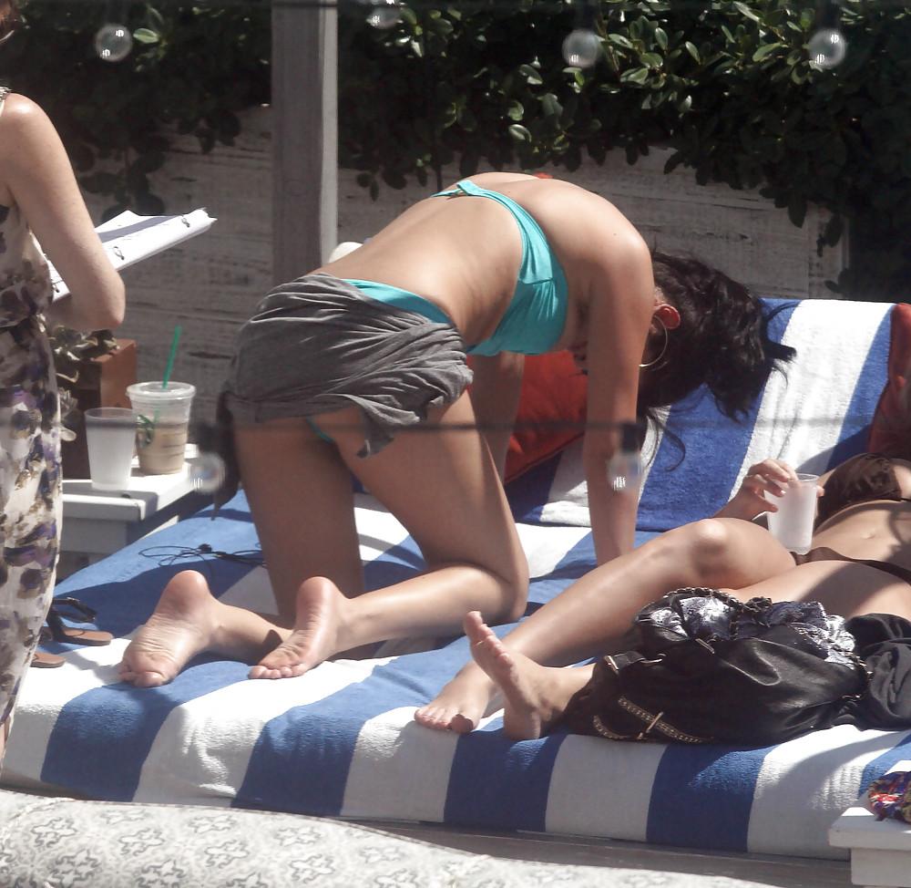20P Selena Gomez Bikini At Pool In Miami Sep 17 2012 