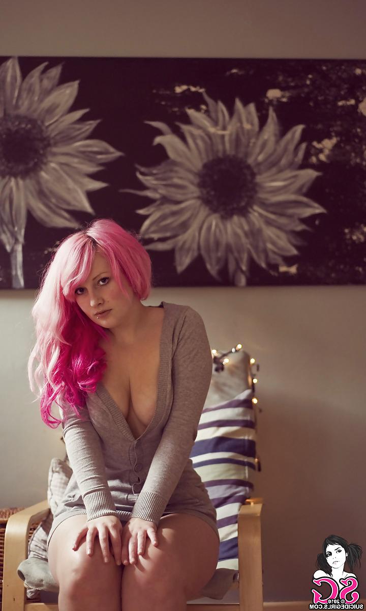 11P Suicide Girl - Galda - Roots (2010)
