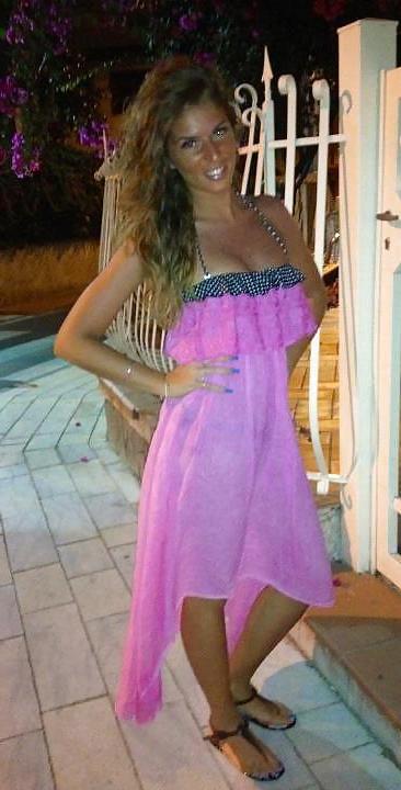 11P Italian girl: ilaria
