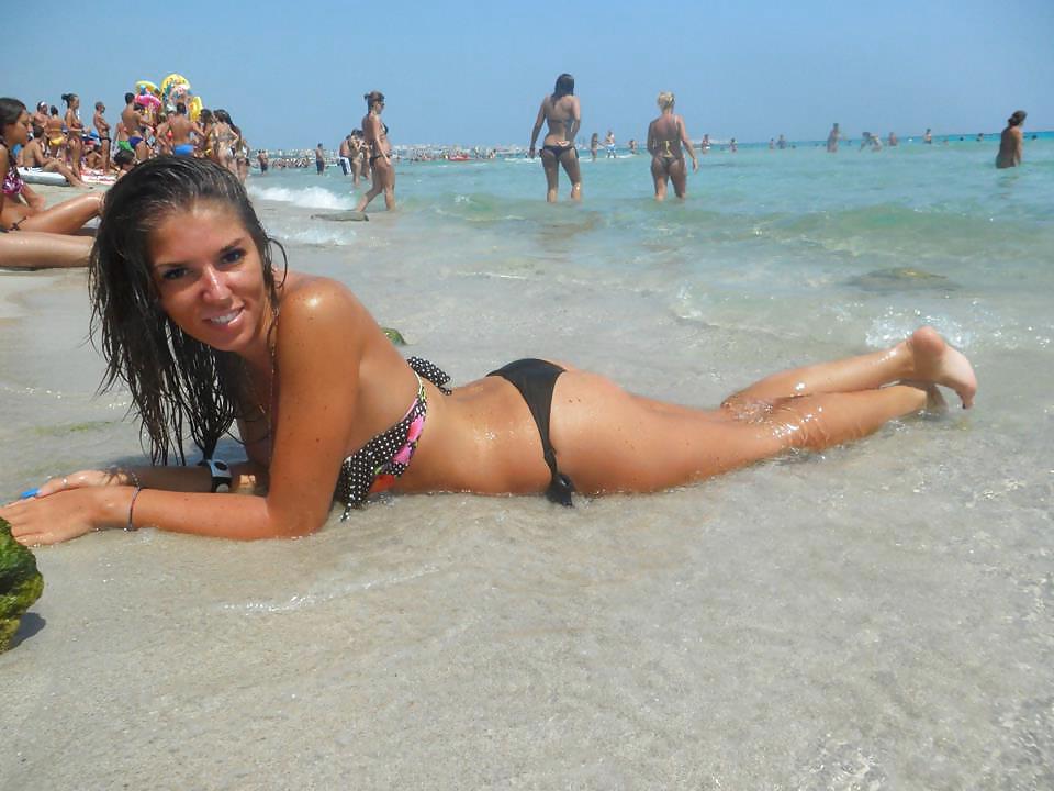 11P Italian girl: ilaria