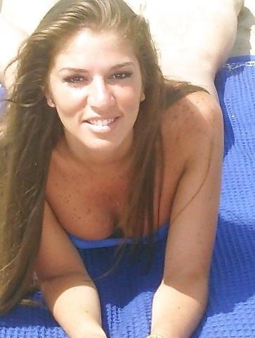 11P Italian girl: ilaria