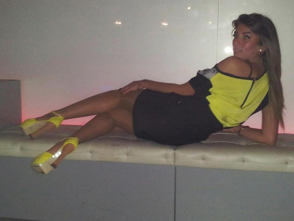 11P Italian girl: ilaria