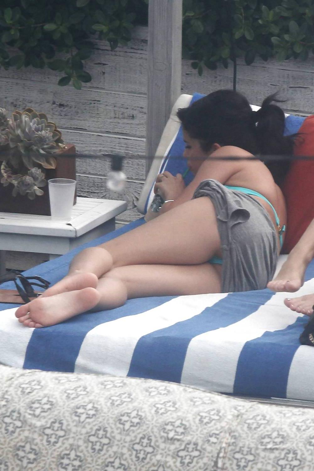 20P Celebrity feet