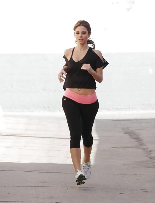 25P Maria Menounos mega collection