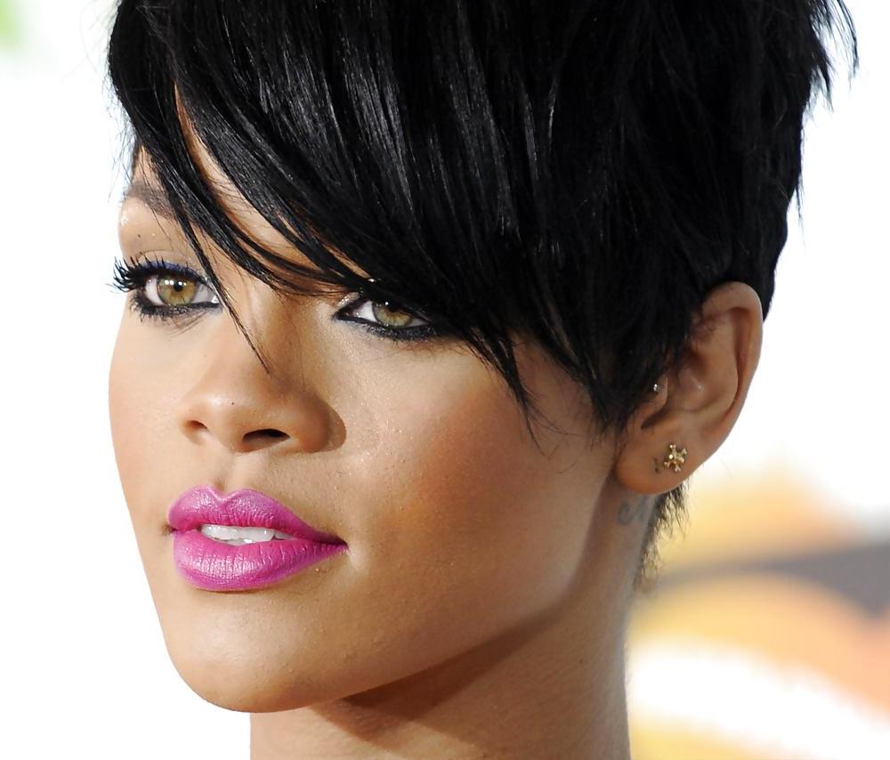 19P RIHANNA - Nickelodeon 2008 SO SEXY