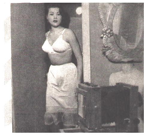 25P Retro and Vintage Lingerie and Pantyhose