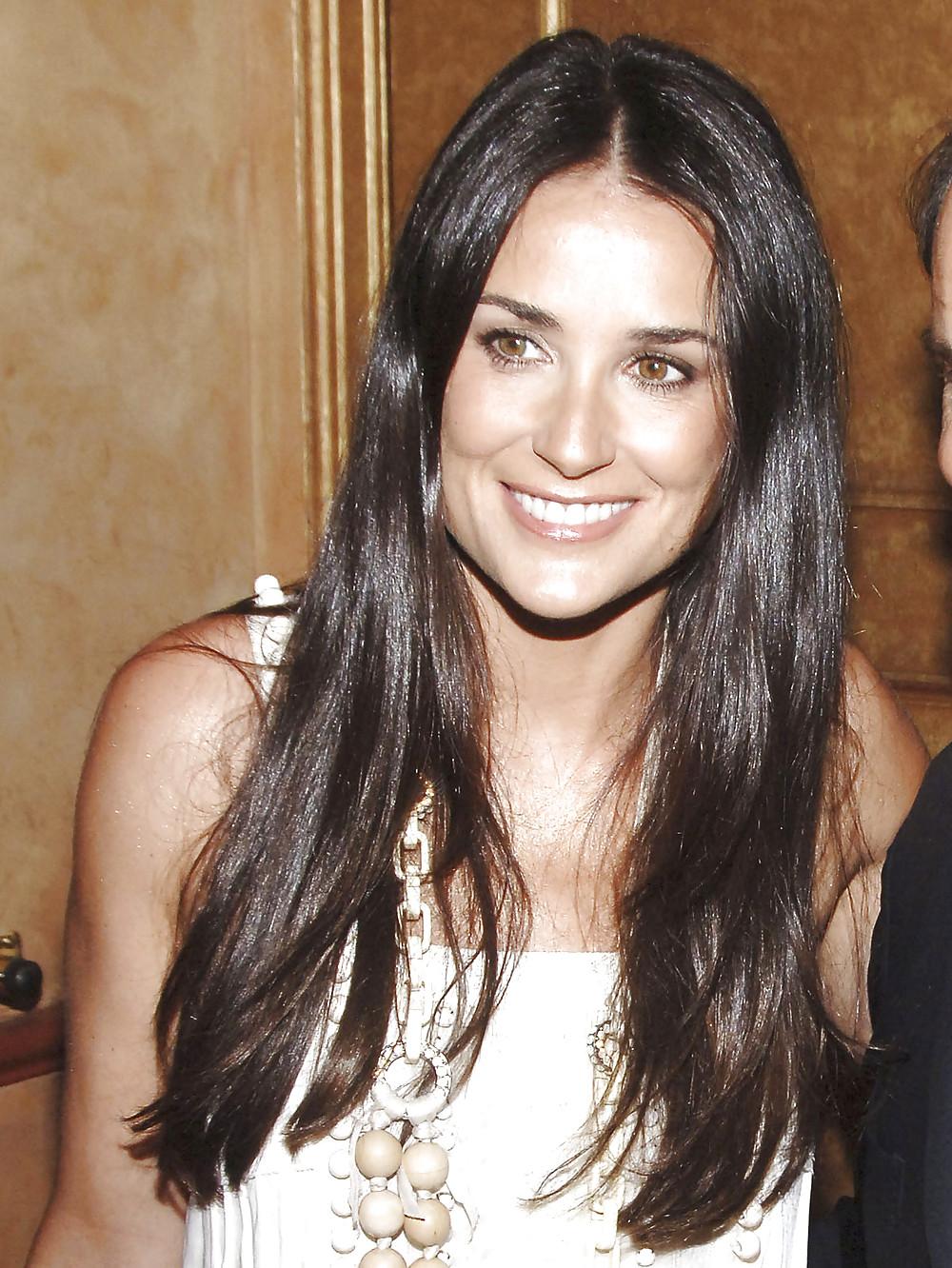 25P Hottest Celebrity MILFs