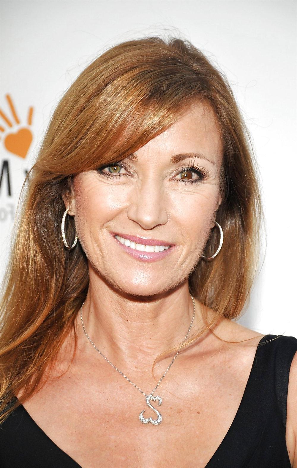 25P Hottest Celebrity MILFs