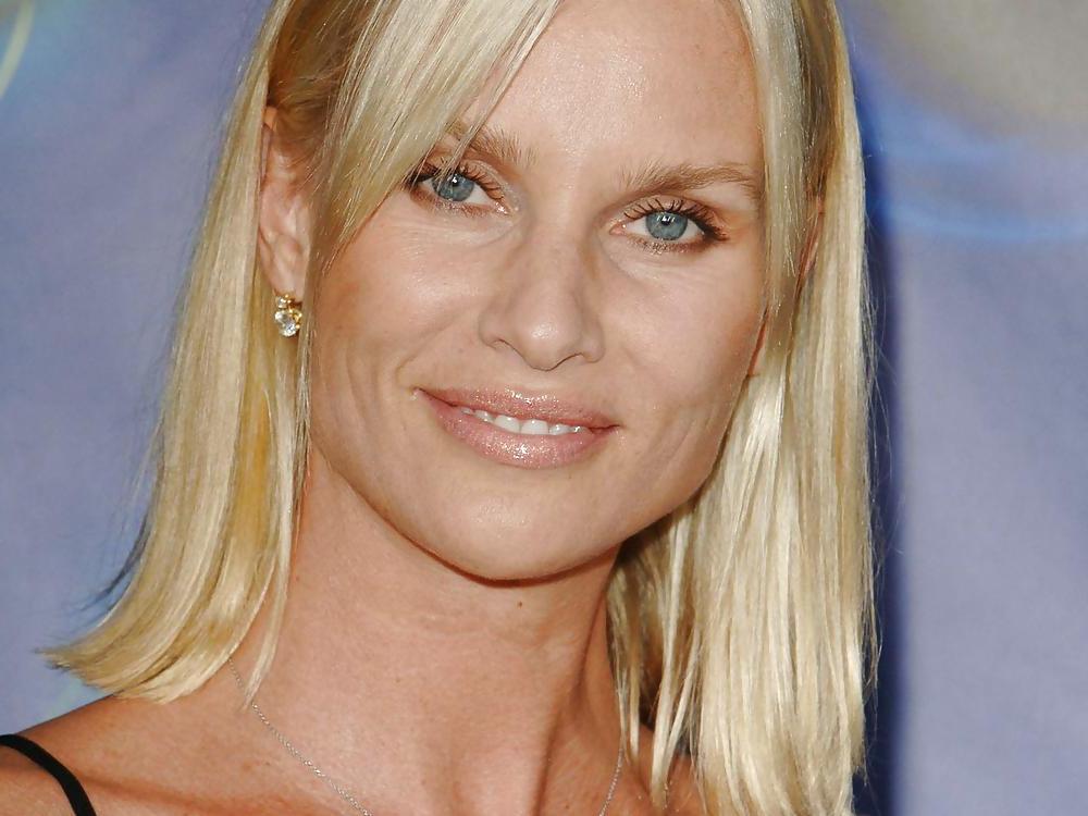 25P Hottest Celebrity MILFs