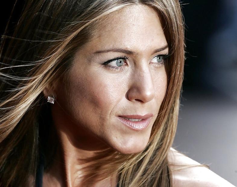 25P Hottest Celebrity MILFs