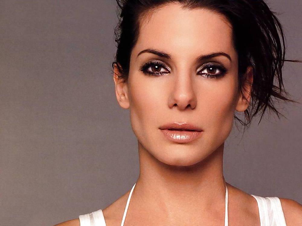 25P Hottest Celebrity MILFs