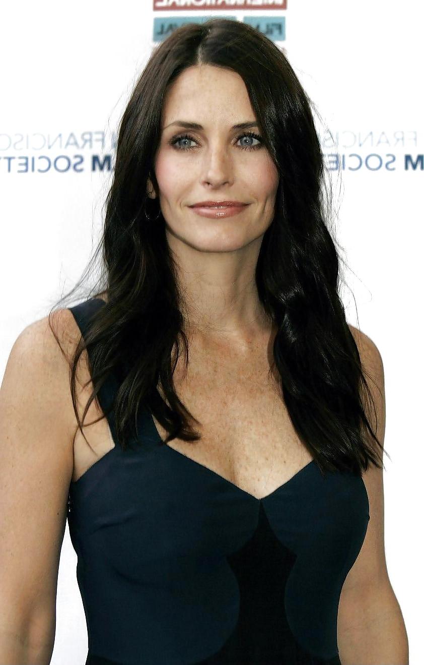 25P Hottest Celebrity MILFs