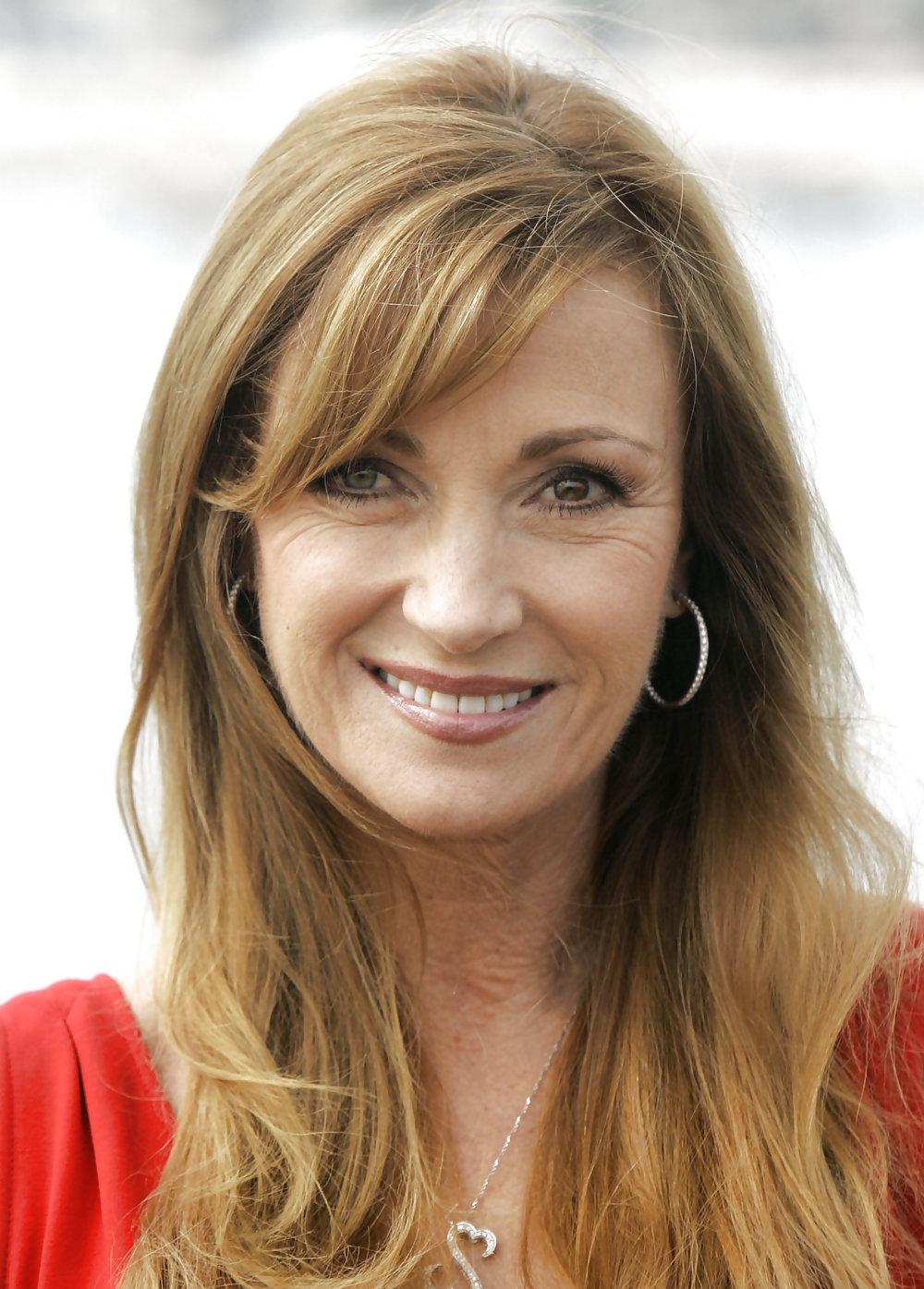 25P Hottest Celebrity MILFs
