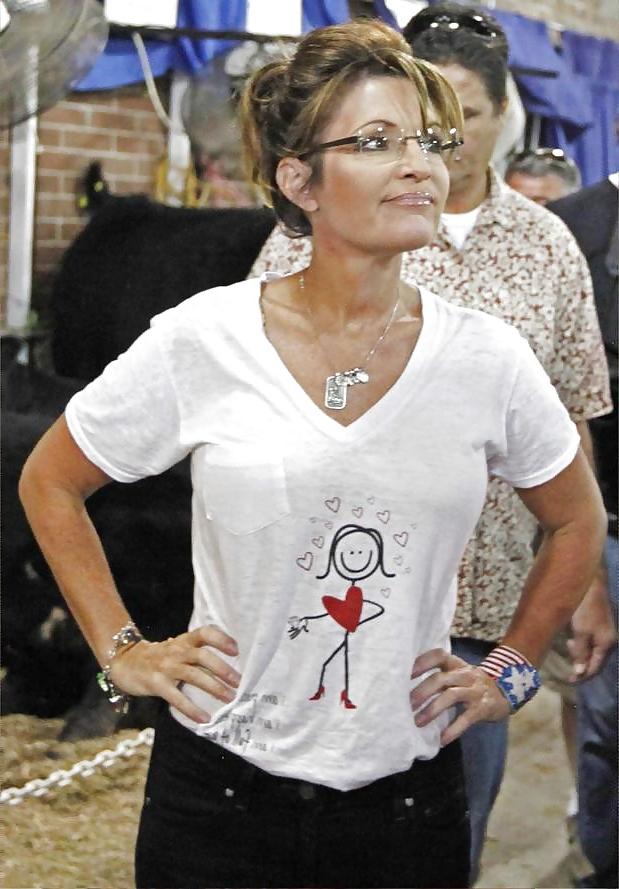 25P Hottest Celebrity MILFs
