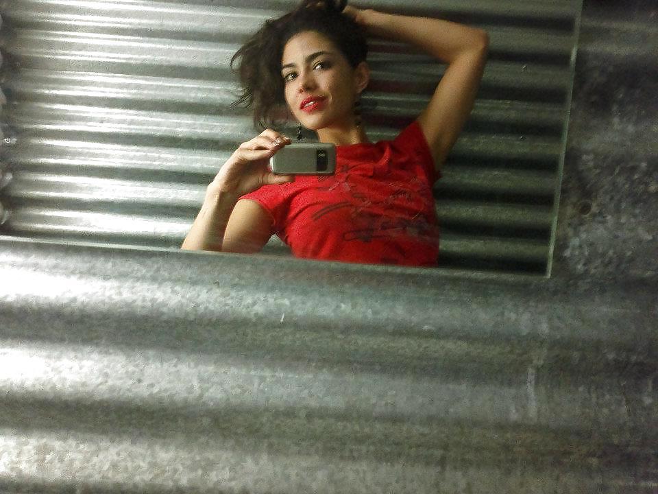 9P Dance teacher poses for nudes