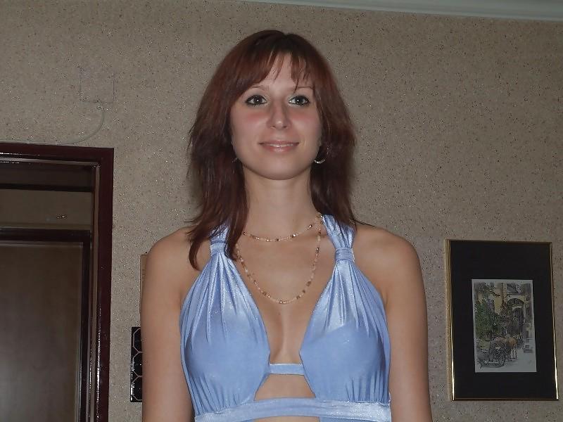 7P Tall & Busty Babe