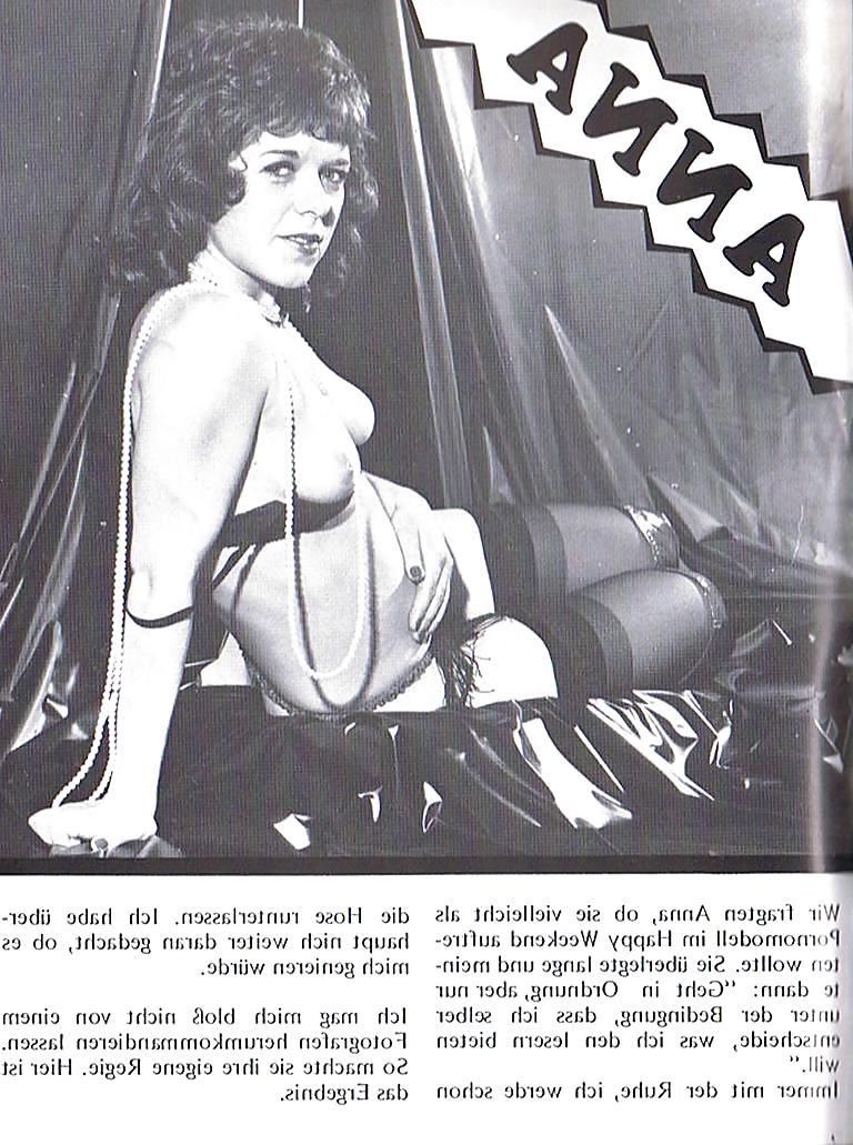19P Vintage Magazines Happy Weekend 05