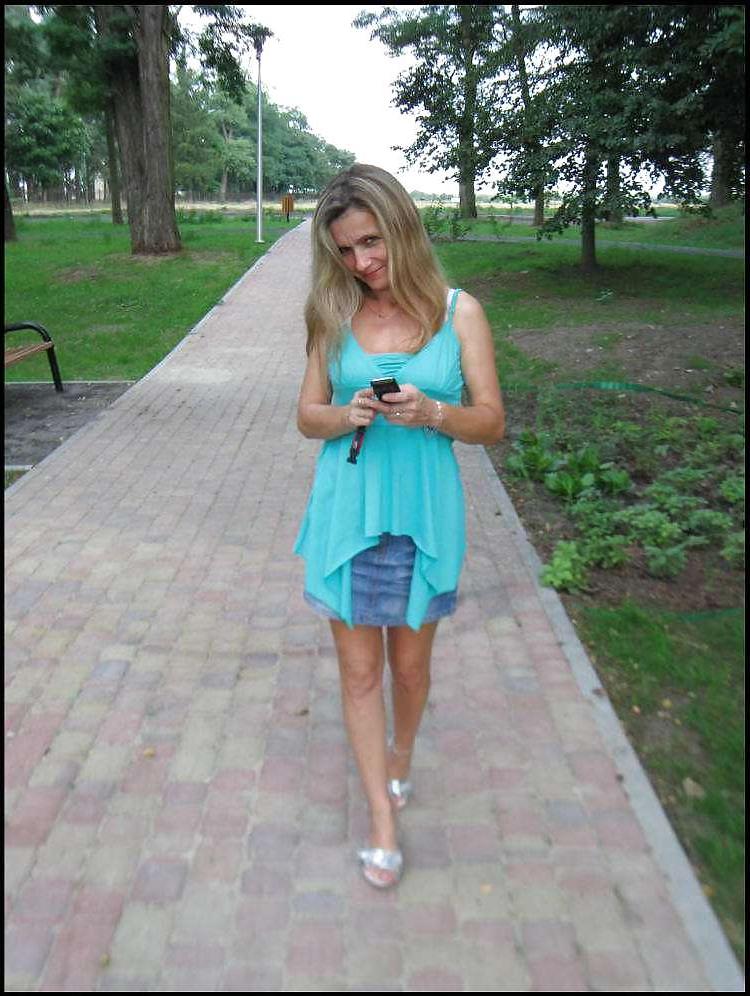 5P Exposed wife - mature MILF